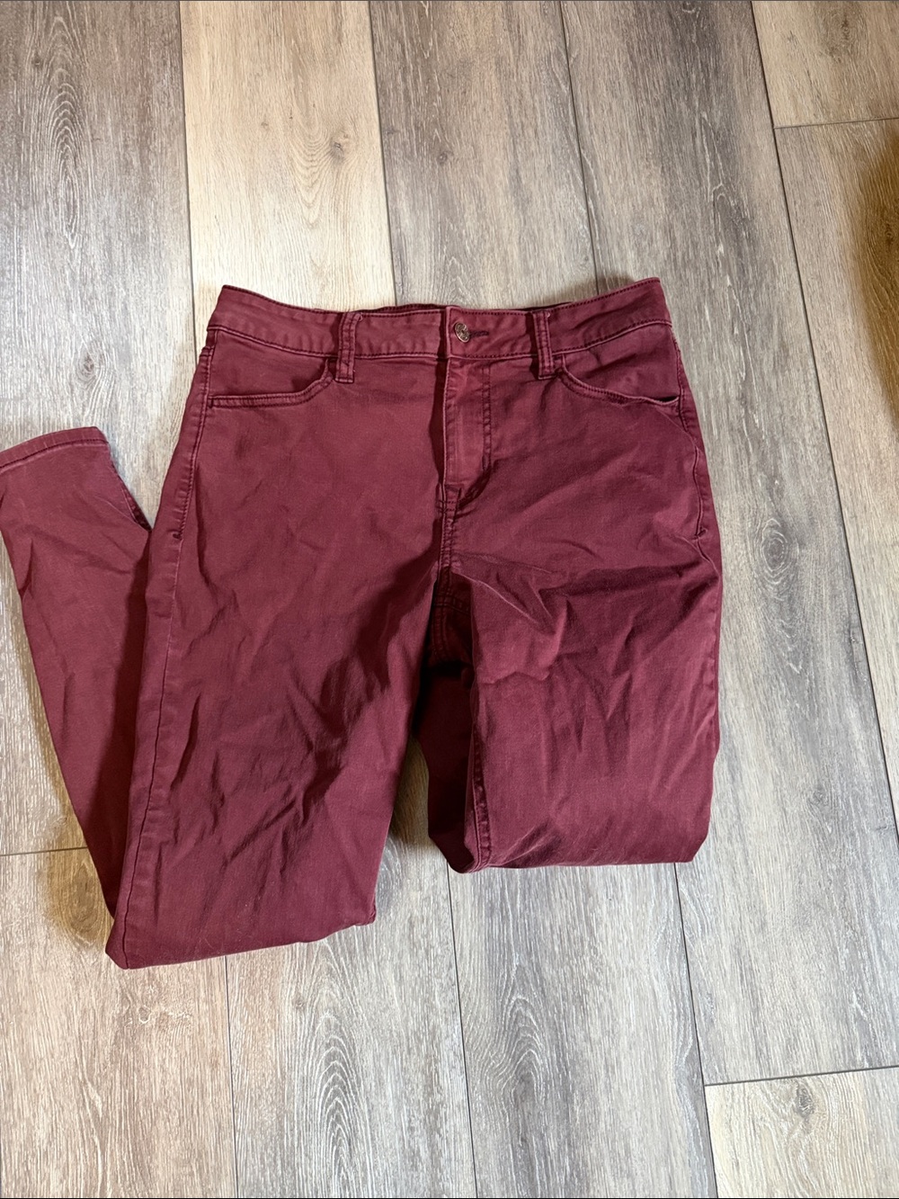 Maurices Women's Skinny Jeans Burgundy